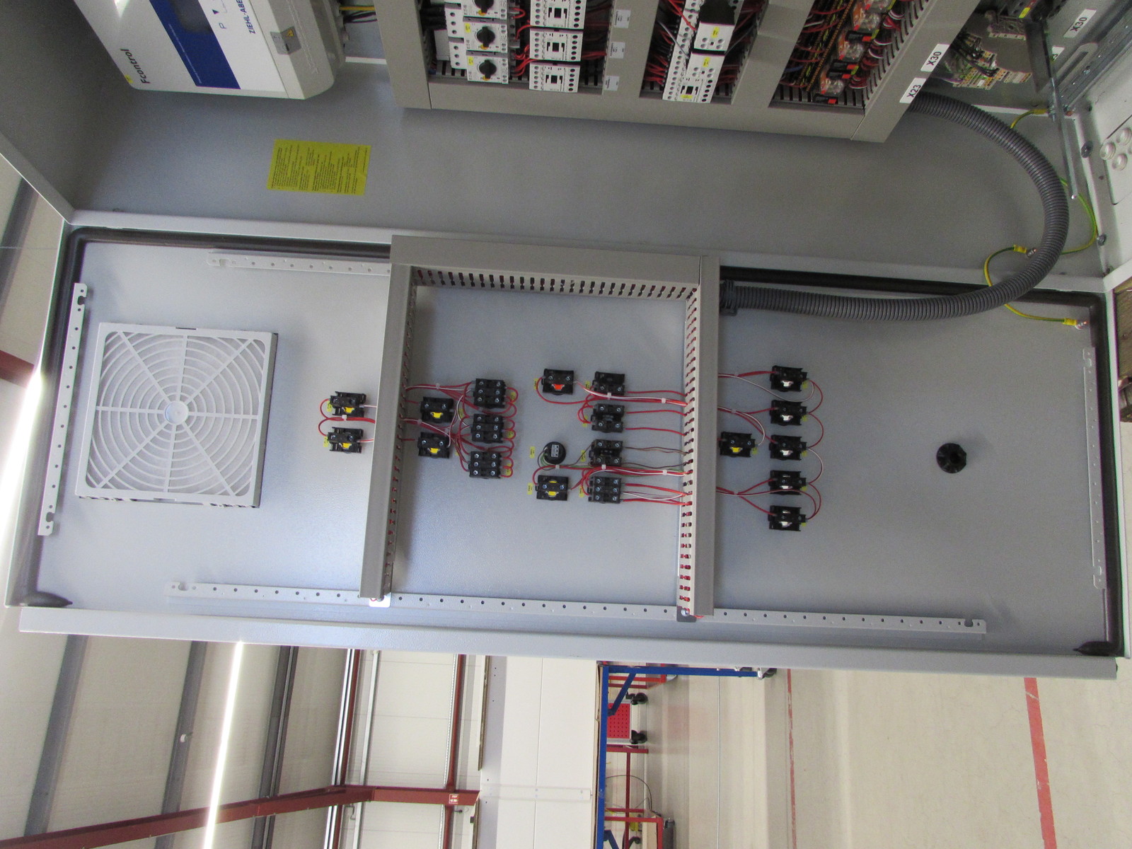 Control cabinet colony 2+ house A feed/long egg coll/light